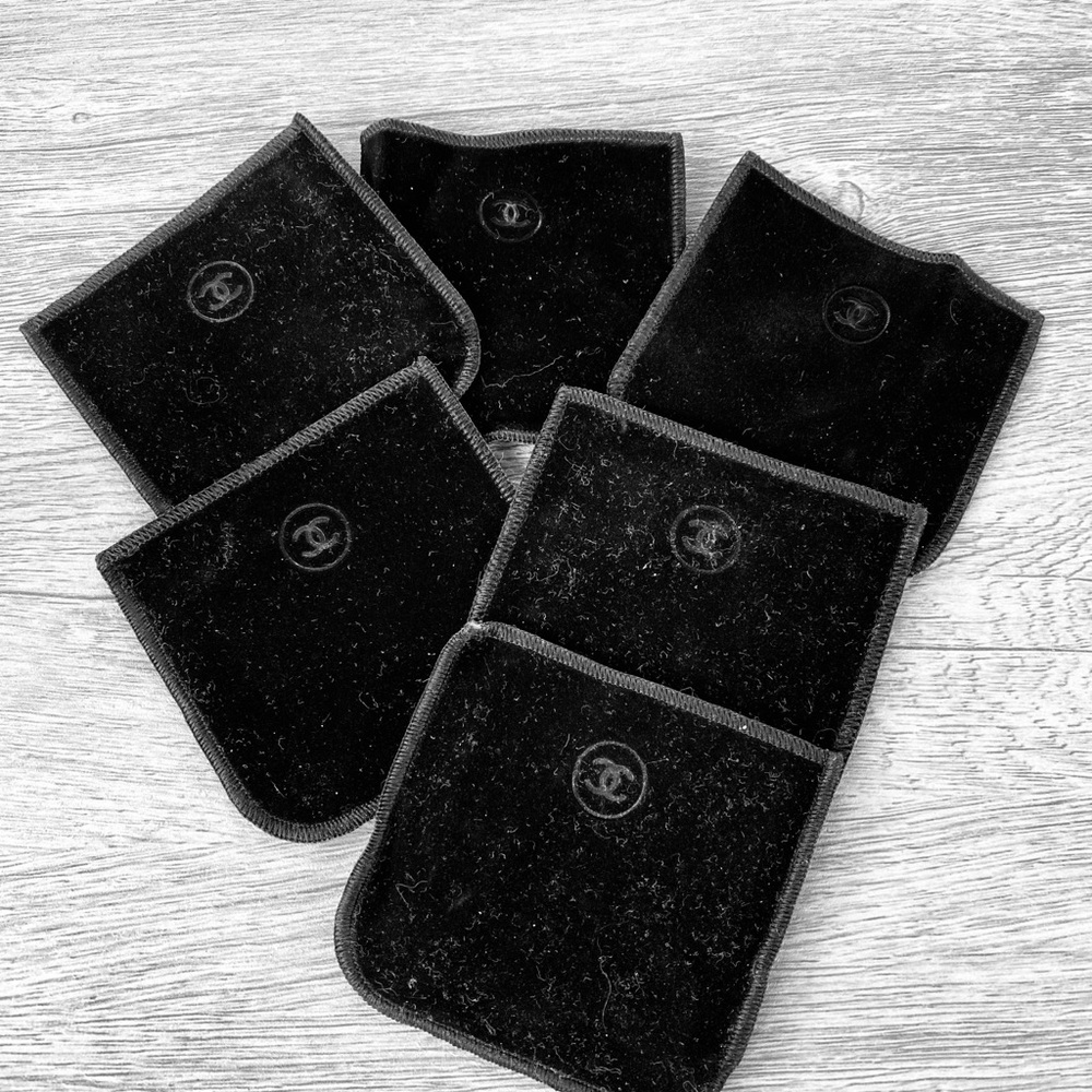 6 felt Chanel pouches for makeup
